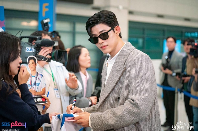 Đang có 1 phim Hàn ai thích cực thích, ai ghét cực ghét: Riêng nữ chính đảm bảo uy tín, nam chính đẹp khỏi bàn- Ảnh 5.