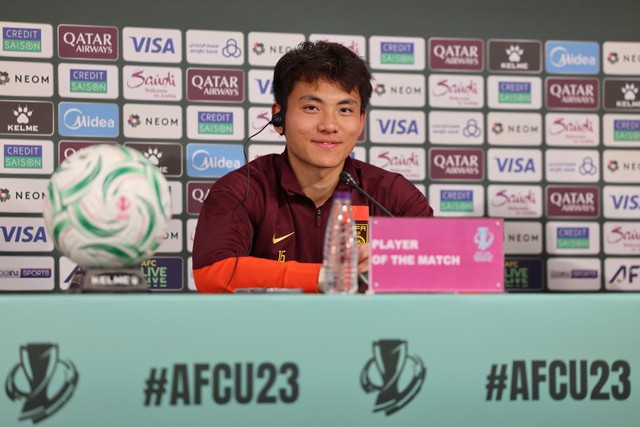 Thủ môn U23 Trung Quốc đang nổi như cồn trước trận gặp Việt Nam, được ví như “Vạn Lý Trường Thành di động” là ai?- Ảnh 1.