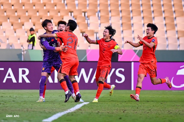 Các cầu thủ U23 Việt Nam chú ý: Bóc trần "chiêu trò" của thủ môn Trung Quốc khiến Uzbekistan sút hỏng luân lưu- Ảnh 6.