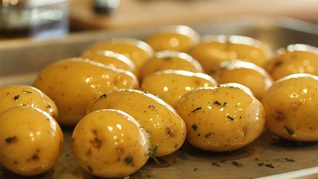 5 thứ cho vào lò vi sóng là SAI LẦM, có ngày rước họa vào thân- Ảnh 2.