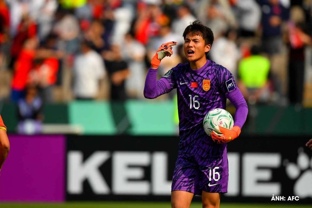Các cầu thủ U23 Việt Nam chú ý: Bóc trần "chiêu trò" của thủ môn Trung Quốc khiến Uzbekistan sút hỏng luân lưu- Ảnh 1.
