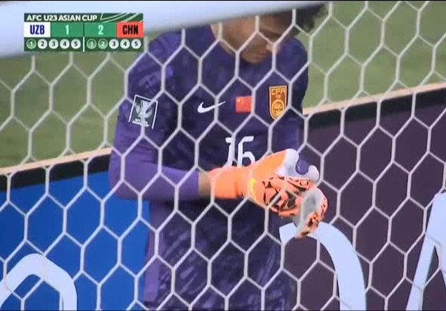 Các cầu thủ U23 Việt Nam chú ý: Bóc trần "chiêu trò" của thủ môn Trung Quốc khiến Uzbekistan sút hỏng luân lưu- Ảnh 3.