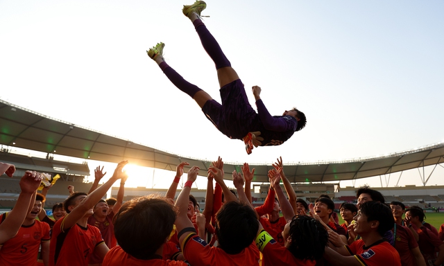 Báo Trung Quốc nói về U23 Việt Nam trước bán kết U23 châu Á: "Họ giỏi đến mức cứ ngỡ đang xem Nhật Bản đá"- Ảnh 2.