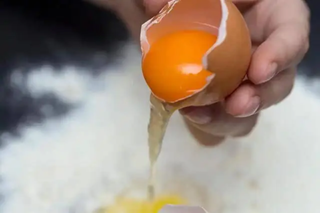 Người phụ nữ 65 tuổi tử vong sau khi ăn 1 quả trứng, nguyên nhân gây bất ngờ- Ảnh 2.