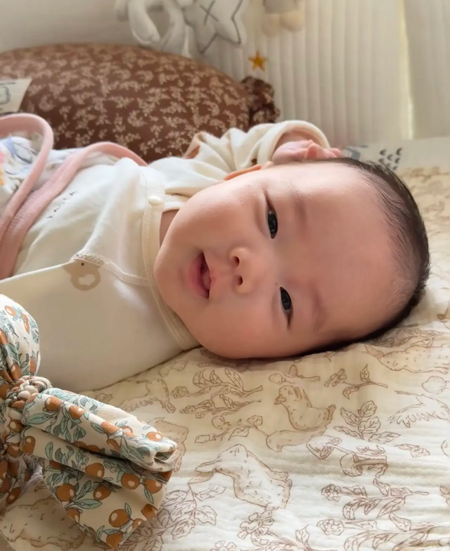 Một em bé lanh lợi thường có 3 biểu hiện sau khi thức dậy, chỉ cần trúng một thôi cũng mừng rồi- Ảnh 3.