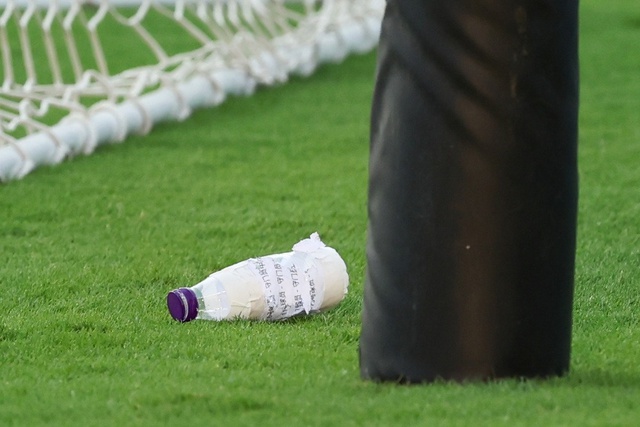 Phỏng vấn siêu thủ môn Trung Quốc trước trận gặp U23 Việt Nam: Thao túng tâm lý đối thủ chỉ bằng 1chai nước dán "phao"- Ảnh 4.