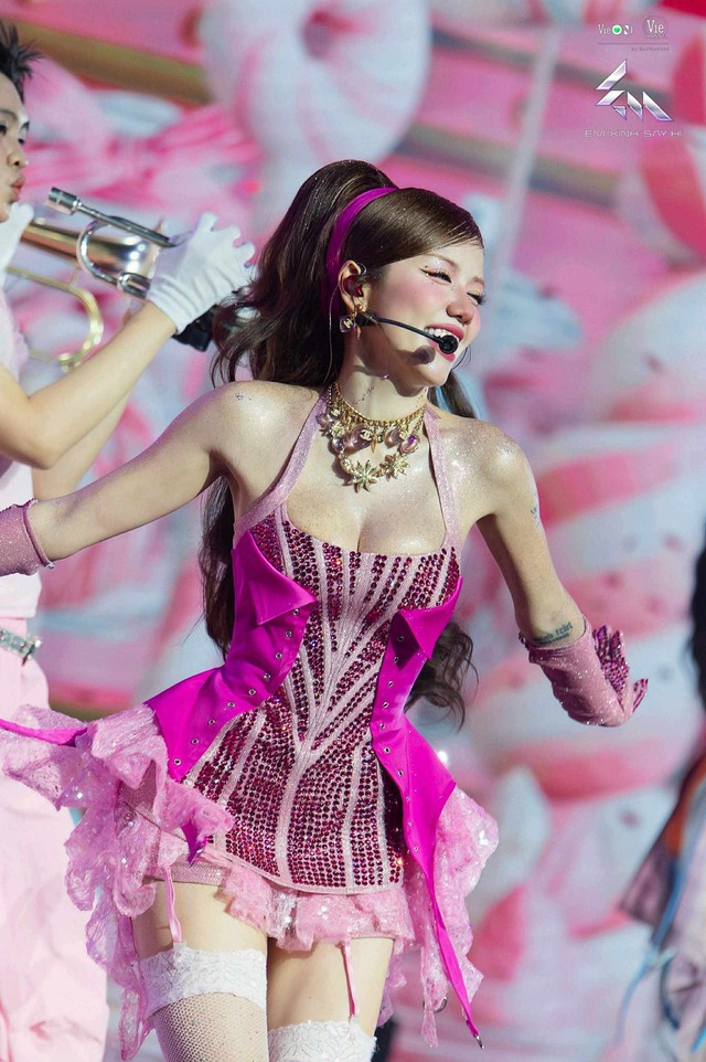 "Vợ quốc dân" Vbiz có bài hát xứng đáng được biết nhiều hơn: Nghe vui vẻ cả ngày, cả chục ngàn người hưởng ứng- Ảnh 2.