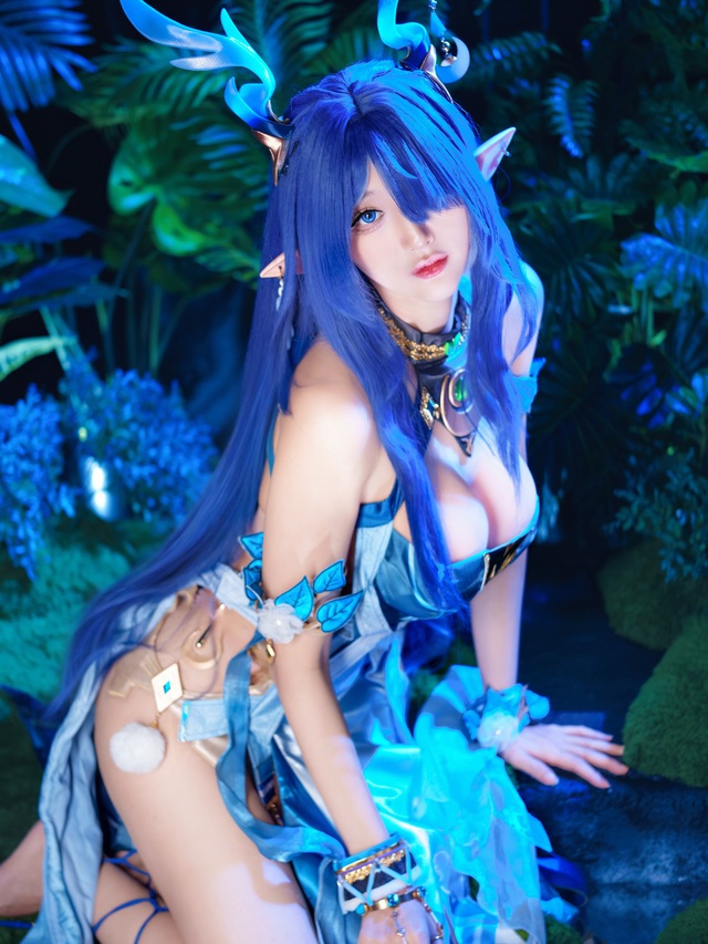 Nữ VStreamer khiến fan "nóng mặt" với loạt ảnh cosplay bốc lửa- Ảnh 8.