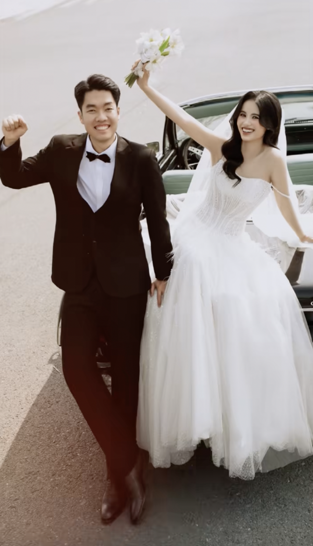 Hotgirl bắn cung Ánh Nguyệt tung bộ ảnh cưới ngọt ngào bên tay vợt cầu lông Lê Đức Phát, "happy ending" cho chuyện tình Olympic- Ảnh 1.