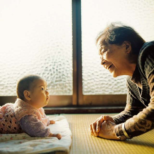 "Ác" theo kiểu các mẹ mình ngày xưa: Dạy con "quân phiệt" nhưng trái ngọt nhận lại là những đứa con nên người- Ảnh 1.