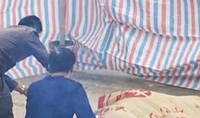 Cán bộ ngoại giao 25 tuổi tai nạn tử vong trước cửa nhà: “Thương quá, vài bước chân nữa là tới nhà”- Ảnh 1.