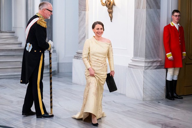 Vương hậu Mary khởi đầu 2026: Diện lại vương miện chế từ thắt lưng cổ, thần thái tuổi 53 khiến ai cũng phải xuýt xoa- Ảnh 8.