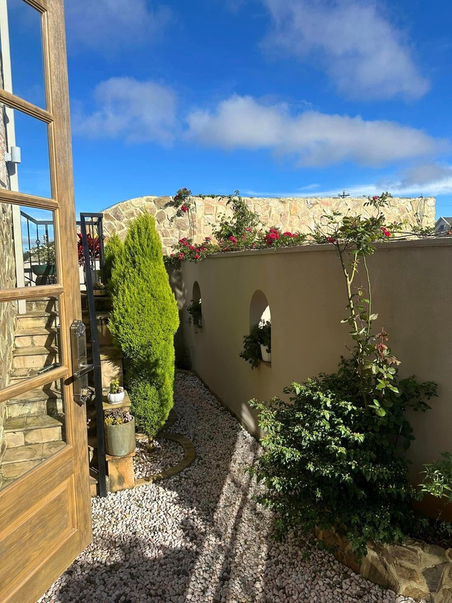 Dinh thự lộng lẫy như lâu đài của "Hoa hậu thơm nhất Việt Nam"- Ảnh 10.