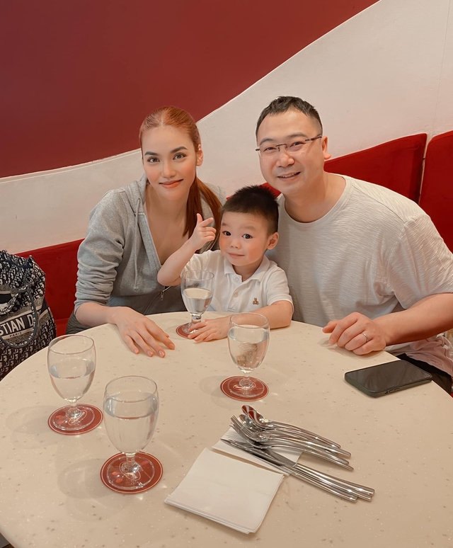 Hoa khôi lấy chồng thuộc gia tộc giàu có bậc nhất Việt Nam, sống trong biệt thự như cung điện hoàng gia- Ảnh 8.