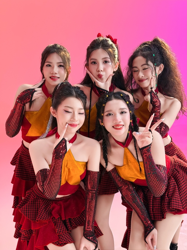 Tiếp tục ra sản phẩm mới, đại diện nhóm nữ nói gì về MV bị gán mác “thảm họa” Vpop 2025?- Ảnh 1.