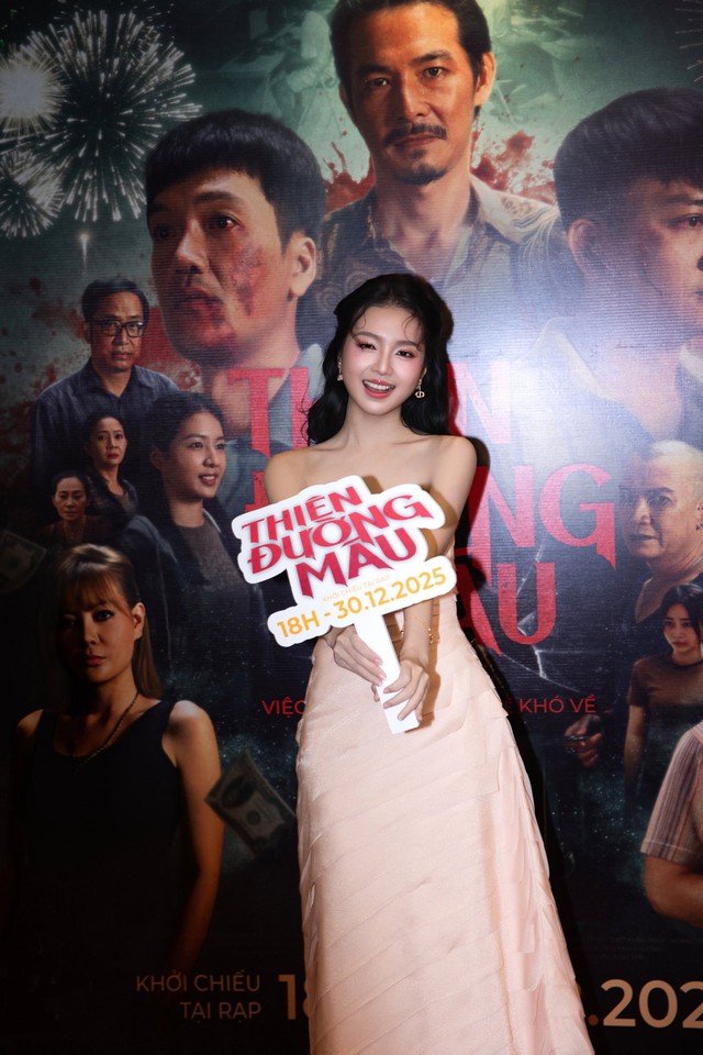 Mỹ nhân Việt vừa ngoảnh đầu đã khiến 3 triệu người mê mẩn, nhan sắc kinh diễm xứng đáng top đầu showbiz- Ảnh 2.