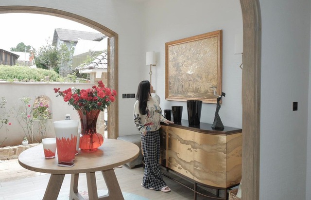 Dinh thự lộng lẫy như lâu đài của "Hoa hậu thơm nhất Việt Nam"- Ảnh 8.