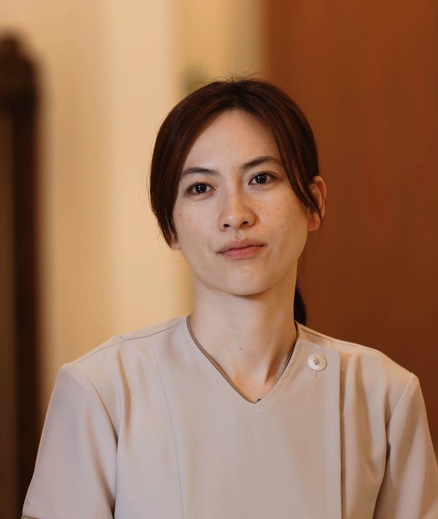 Ngoại lệ showbiz: Mỹ nhân chẳng thiết ăn diện lồng lộn, nhưng càng cố mặc đơn giản càng "phát sáng" trong đám đông- Ảnh 1.