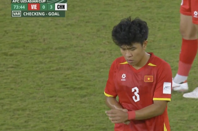 Facebook Phạm Lý Đức U23 Việt Nam tràn ngập lời chỉ trích sau tấm thẻ đỏ trong trận thua đau Trung Quốc- Ảnh 1.