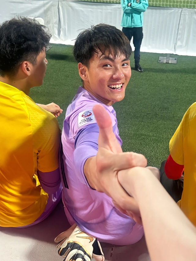 Chân dung thủ môn Li Hao U23 Trung Quốc: Visual cực phẩm, bắt bóng xuất thần khiến U23 Việt Nam vất vả quá trời!- Ảnh 7.