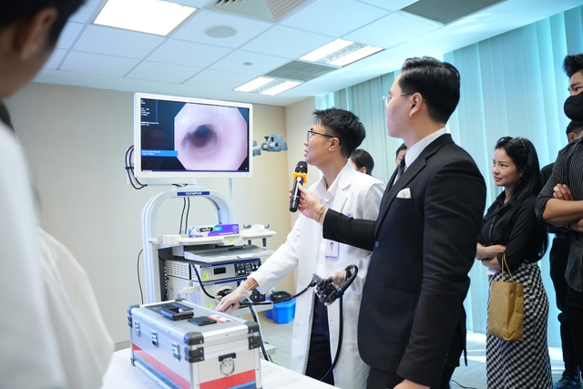 Đi khám vì táo bón, tiêu chảy, bệnh nhân TP.HCM phát hiện 11 polyp tiêu hoá: Bác sĩ cảnh báo dấu hiệu ung thư sớm- Ảnh 2.