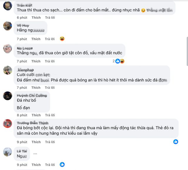 Facebook Phạm Lý Đức U23 Việt Nam tràn ngập lời chỉ trích sau tấm thẻ đỏ trong trận thua đau Trung Quốc- Ảnh 3.