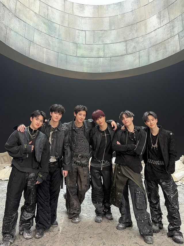 Sự hết thời của nhóm nhạc đỉnh lưu: Doanh số album giảm sốc, comeback sến như mắc kẹt ở 10 năm trước- Ảnh 10.