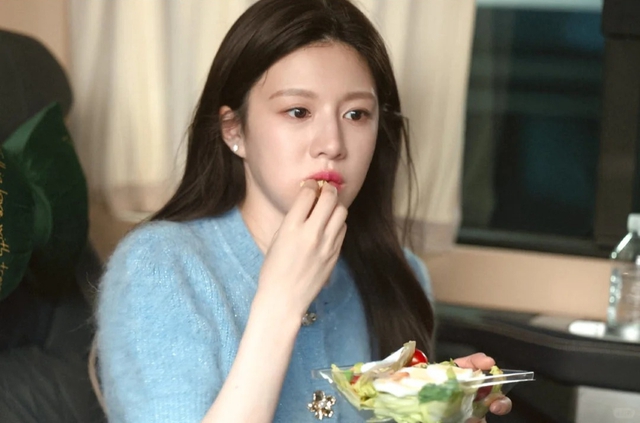 Đừng nhầm tưởng là "lười", đây là 7 dấu hiệu kiệt sức đang âm thầm biến bạn thành một con người hoàn toàn khác- Ảnh 1.