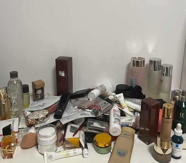 5 thói xấu biến ngôi nhà thành bãi rác, cảm giác “rẻ tiền, nghèo khó” bủa vây- Ảnh 4.