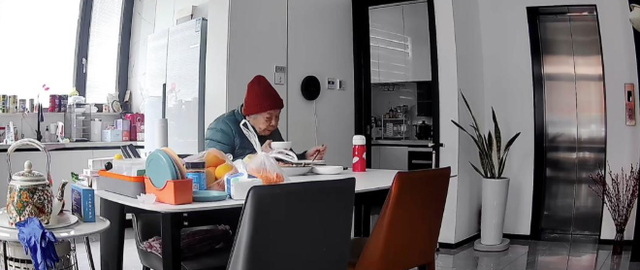 Cụ bà 86 tuổi từ chối vào viện dưỡng lão: Lặng lẽ sống 1 mình, chuẩn bị sẵn chuyện ra đi- Ảnh 8. Cụ bà 86 tuổi từ chối vào viện dưỡng lão: Lặng lẽ sống 1 mình, chuẩn bị sẵn chuyện ra đi- Ảnh 8.