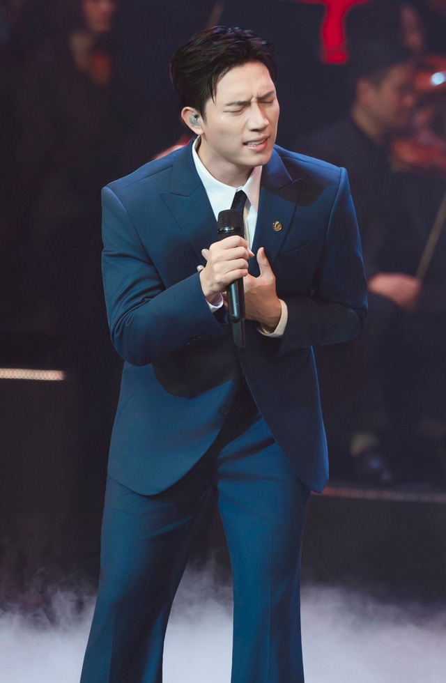 Anh Tú cho phép dùng miễn phí ca khúc Thưa Đảng, không cần liên hệ- Ảnh 2. Anh Tú cho phép dùng miễn phí ca khúc Thưa Đảng, không cần liên hệ- Ảnh 2.