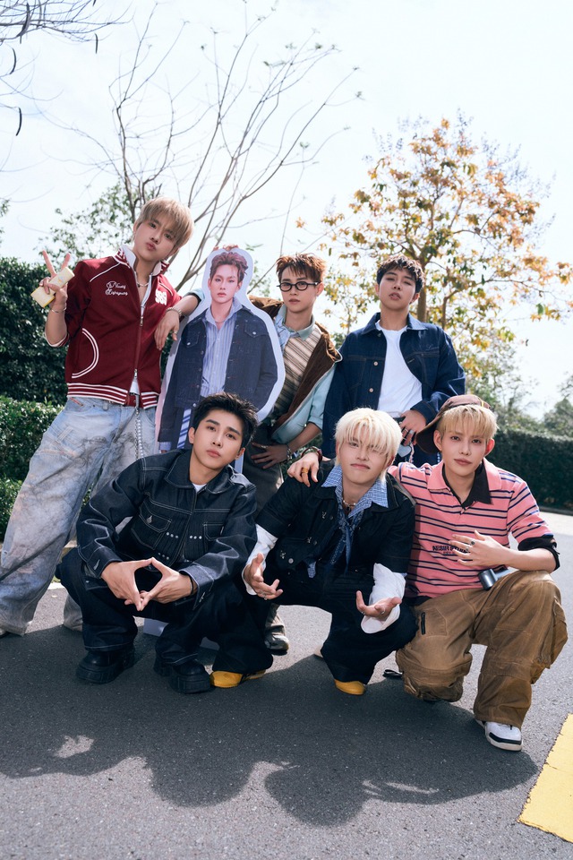 Tân binh Vbiz vừa chào sân đã bán sạch 6.500 bản, gần trăm nghìn lượt quan tâm, thu hút fan từ 12 quốc gia- Ảnh 2.