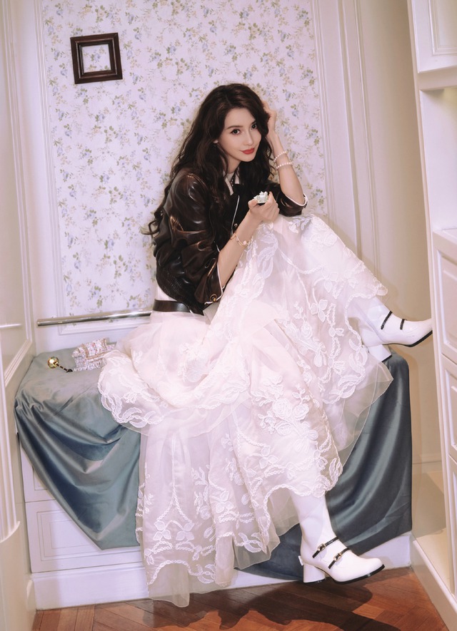 Hoang mang cả Cbiz: Angelababy vướng nghi vấn làm "tiểu tam", đang cặp kè ca sĩ hơn 8 tuổi và có 3 con?- Ảnh 6.