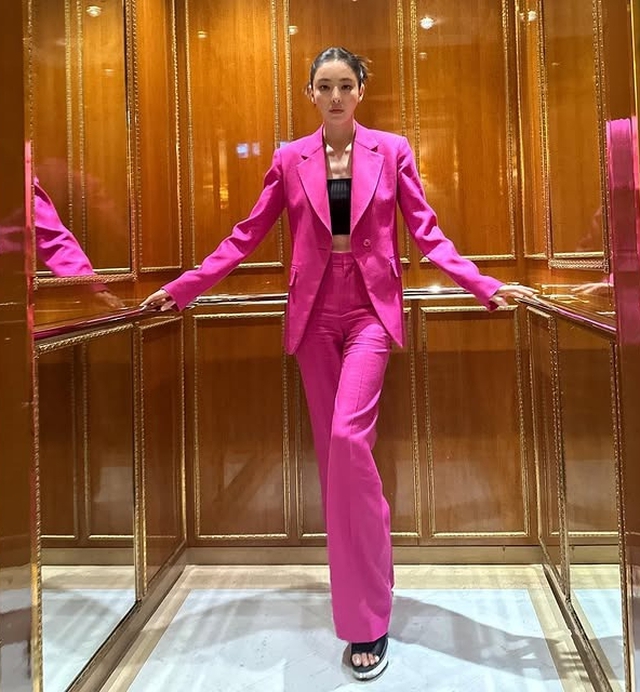 Mỹ nhân "tái sinh" thành công bậc nhất showbiz: 41 tuổi visual vẫn hoàn mỹ, mặc đẹp đến nỗi gái trẻ muốn copy- Ảnh 9.