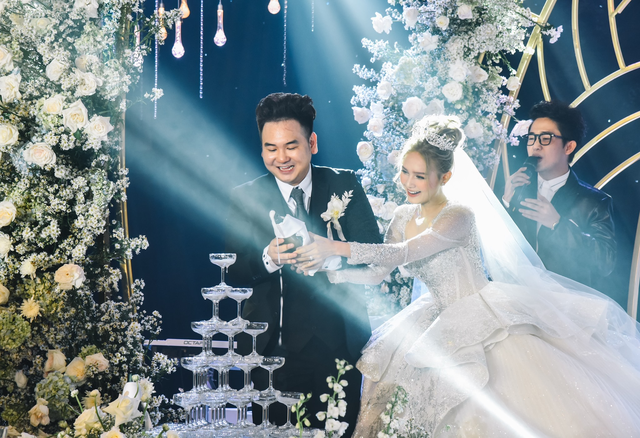 Huyền 204 và Xoài Non: 18 tuổi lấy chồng thiếu gia, 4 năm sau "đứt gánh" hôn nhân- Ảnh 11. Huyền 204 và Xoài Non: 18 tuổi lấy chồng thiếu gia, 4 năm sau "đứt gánh" hôn nhân- Ảnh 11.