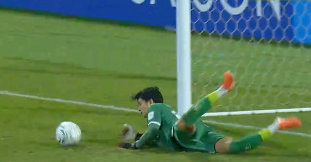 Đẹp vô cùng: Thanh Nhàn hôn lá cờ Tổ quốc, ăn mừng cú sút quyết định giúp U23 Việt Nam giành hạng 3 châu Á- Ảnh 1.