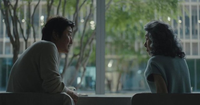 Lần đầu có cặp chị em lệch nhau 19 tuổi lại được tung hô tới nóc: Toàn chiến thần quyền lực trên đỉnh showbiz- Ảnh 4.