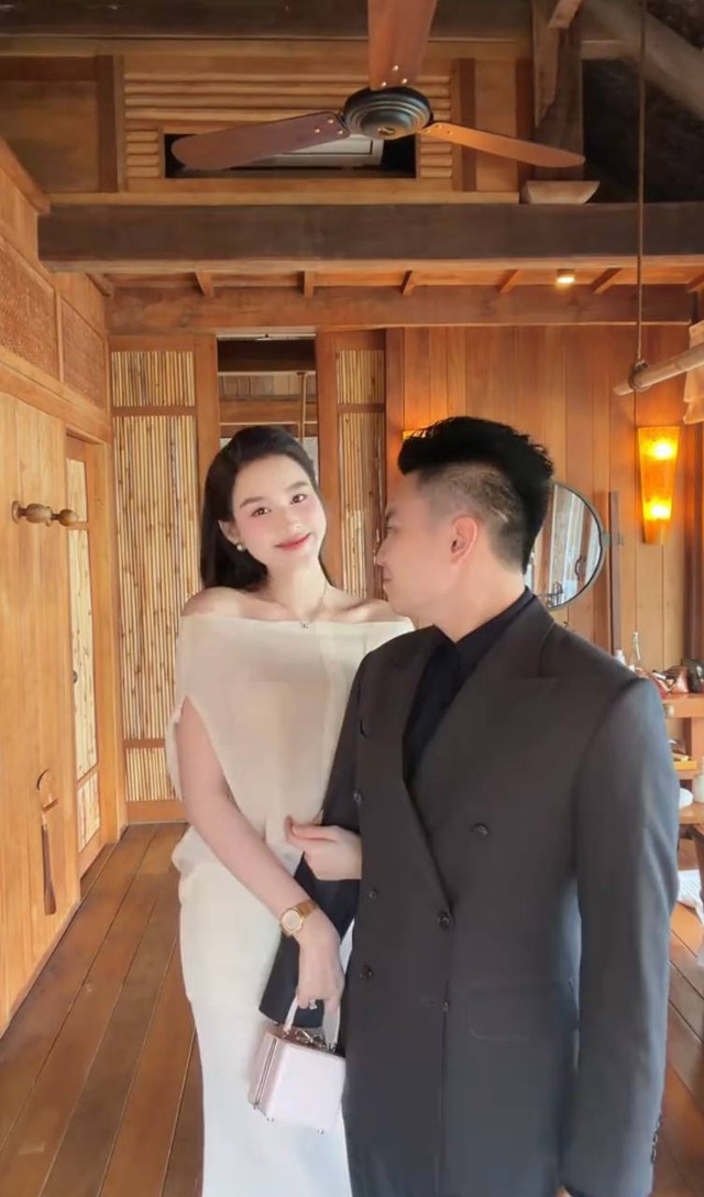 Hành động tinh tế của Đỗ Hà trong đám cưới Phương Nhi- Ảnh 1.