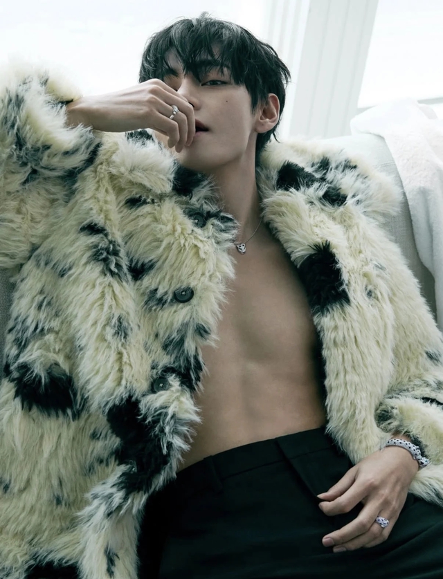 Nam thần đẹp nhất thế giới đang gặp nguy hiểm, cầu ông lớn giải cứu- Ảnh 3.