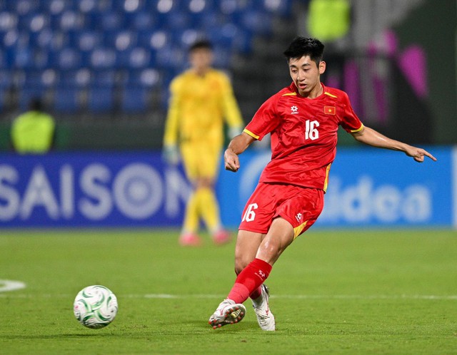 Không phải Đình Bắc, đây là chiến binh bền bỉ nhất U23 Việt Nam, giữa sự cố thẻ đỏ,chấn thương vẫn là "lá chắn thép"- Ảnh 1.