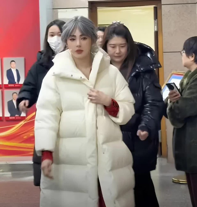 Tiểu tam gây phẫn nộ nhất lúc này: Nữ diễn viên hạng A giật chồng còn bị tố cử người dằn mặt chính thất- Ảnh 3.