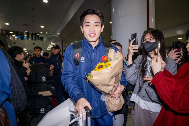 Mang 100 chiếc cam trạm tỷ đến đây để visual này cân tất: Đình Bắc vội chạy ra xe về quê thôi cũng giật "spotlight"- Ảnh 1.