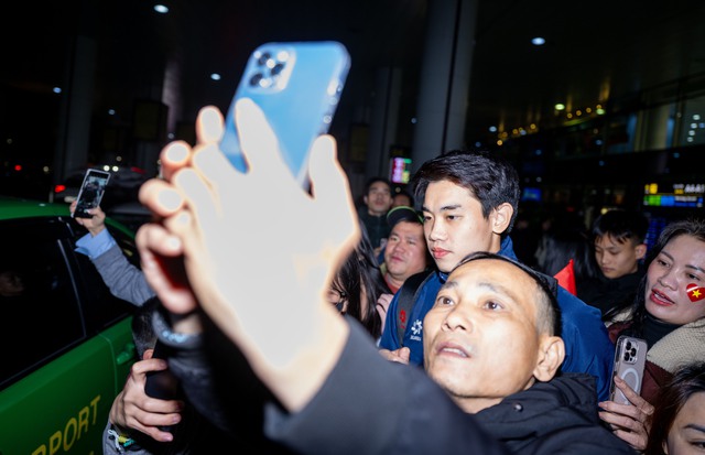 Mang 100 chiếc cam trạm tỷ đến đây để visual này cân tất: Đình Bắc vội chạy ra xe về quê thôi cũng giật "spotlight"- Ảnh 13.