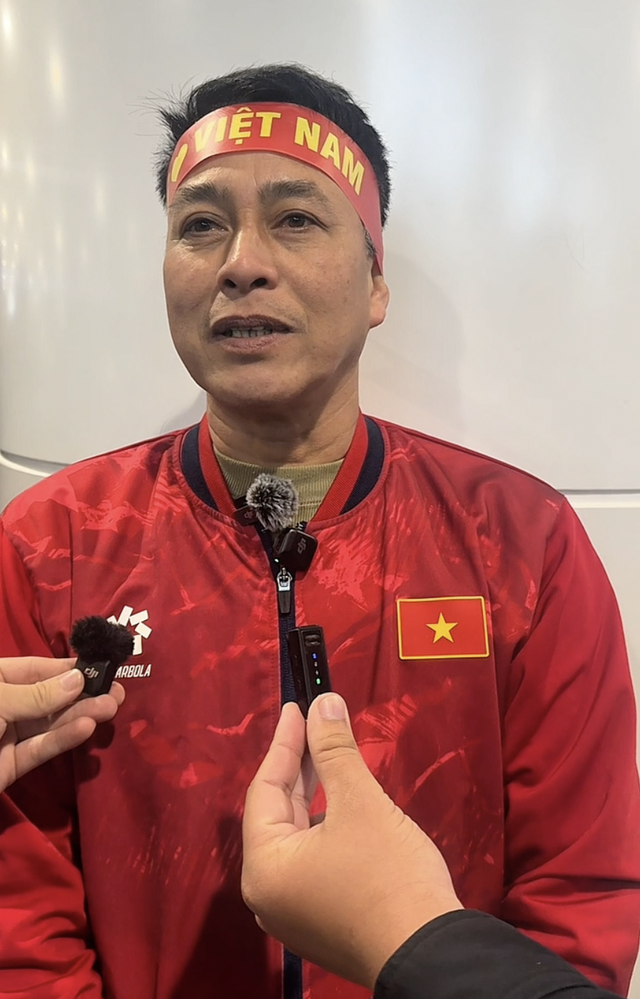 Bố Minh Phúc động viên bố Hiểu Minh đang xót con chấn thương: Nỗi lòng người cha có con khoác áo U23 Việt Nam- Ảnh 1.