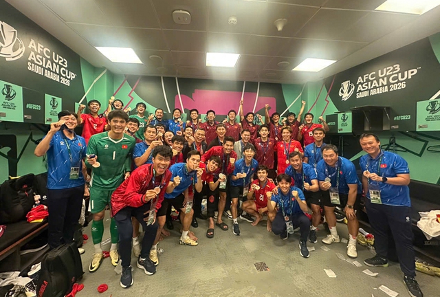 Góc khuất phòng thay đồ U23 Việt Nam: Đã có cầu thủ bị HLV Kim sang-sik mắng- Ảnh 1.