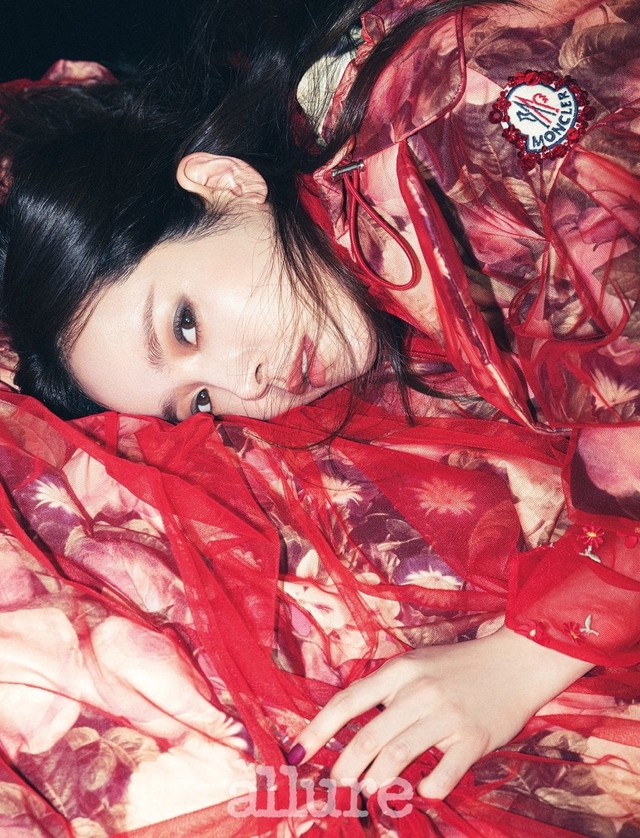 Mỹ nhân cười đẹp hơn nắng, khóc đẹp hơn mưa: Visual trời cao ưu ái, cả showbiz có đúng 1 người- Ảnh 1.