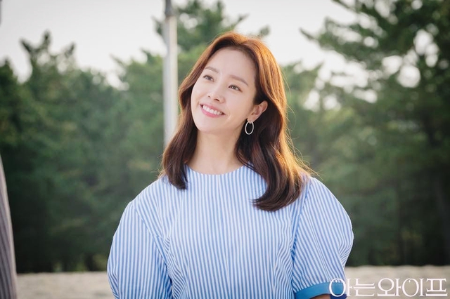 Mỹ nhân cười đẹp hơn nắng, khóc đẹp hơn mưa: Visual trời cao ưu ái, cả showbiz có đúng 1 người- Ảnh 2.