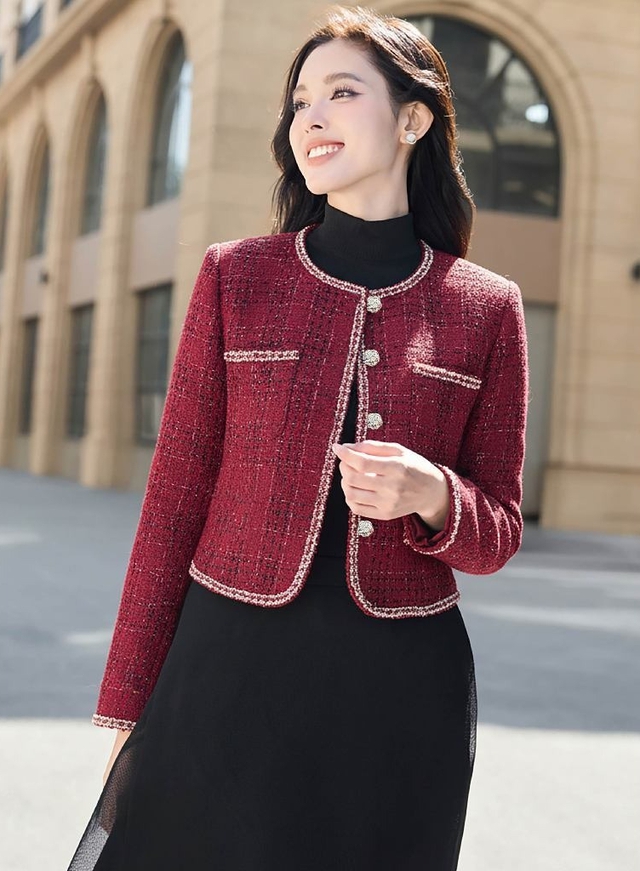 Tết không diện đồ đỏ như thiếu nửa phong vị: Lên ngay 5 "con mã" đẹp ngất ngây, đang sale rẻ quá trời- Ảnh 2.