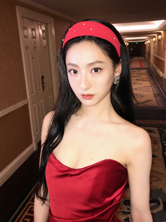 Mỹ nhân 10X hot nhất nước bị "rớt đài" sau khi đoạn clip dài gần 20 phút bại lộ- Ảnh 2.