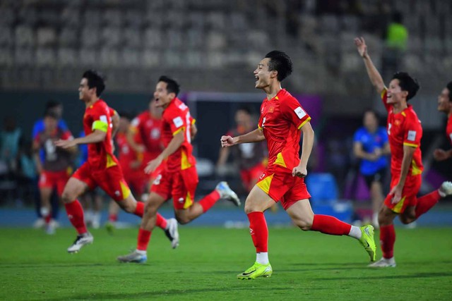 HLV Kim Sang-sik tiết lộ sự thật ngỡ ngàng đằng sau 7 cú sút luân lưu giúp U23 Việt Nam đánh bại Hàn Quốc- Ảnh 2.